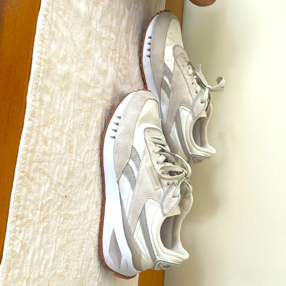 Cream color Reebok Size 7.5.